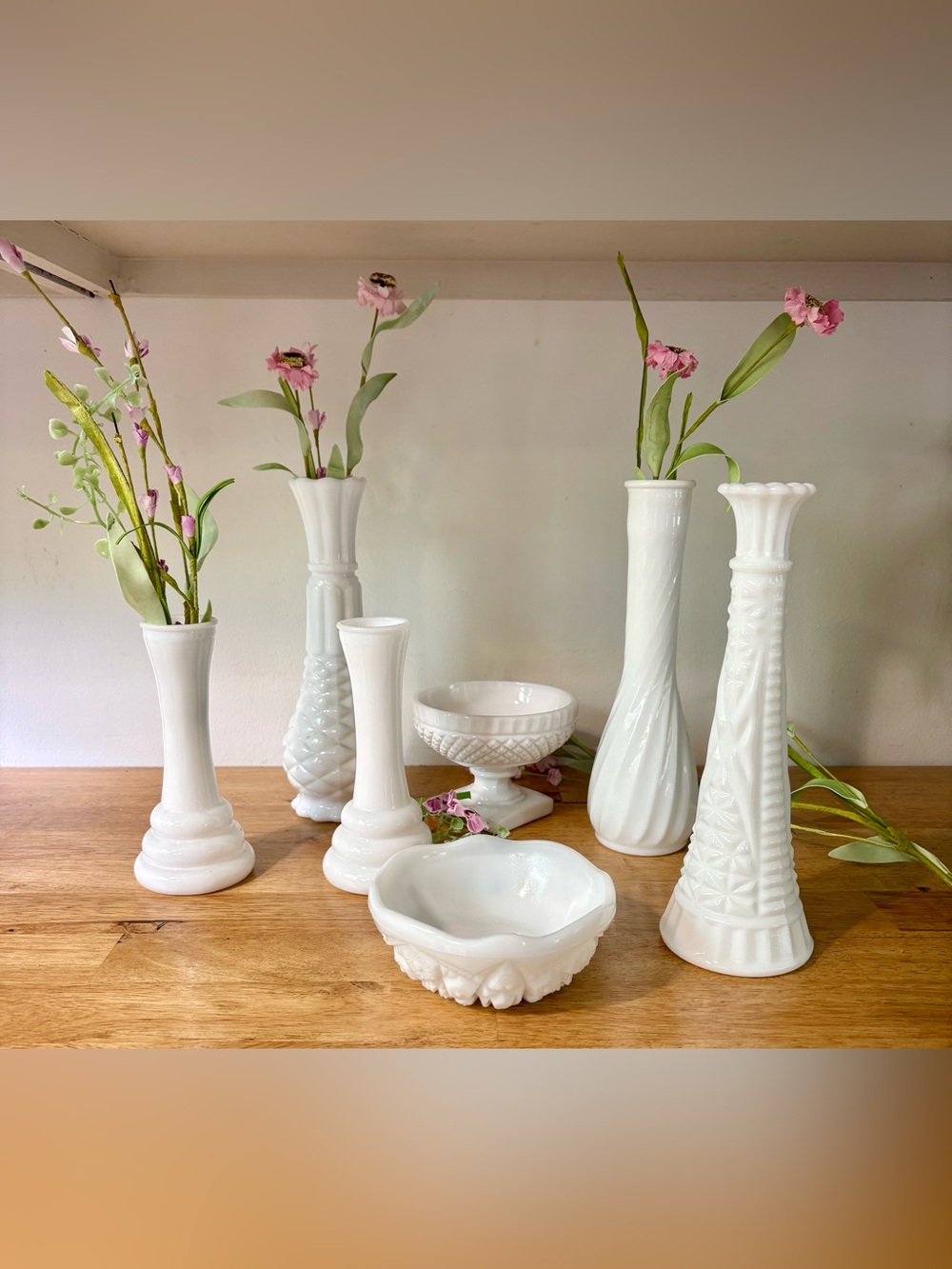 7 PIECE SET OF VINTAGE FARMHOUSE WHITE MILK GLASS VASES